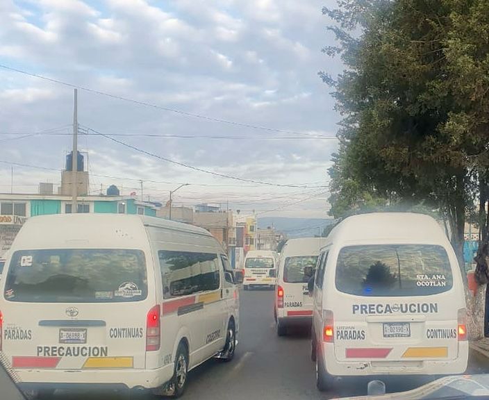 Aplica Policía de Chiautempan ordenamientos viales a unidades colectivas de transporte público